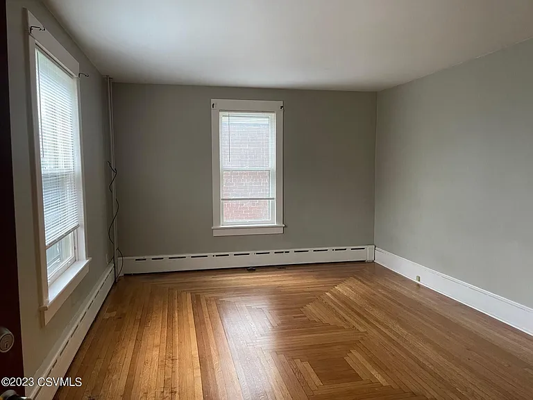 207 W Snyder St — Photo 3