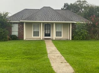 10100 Chapel Hill Dr, Denham Springs, LA 70706