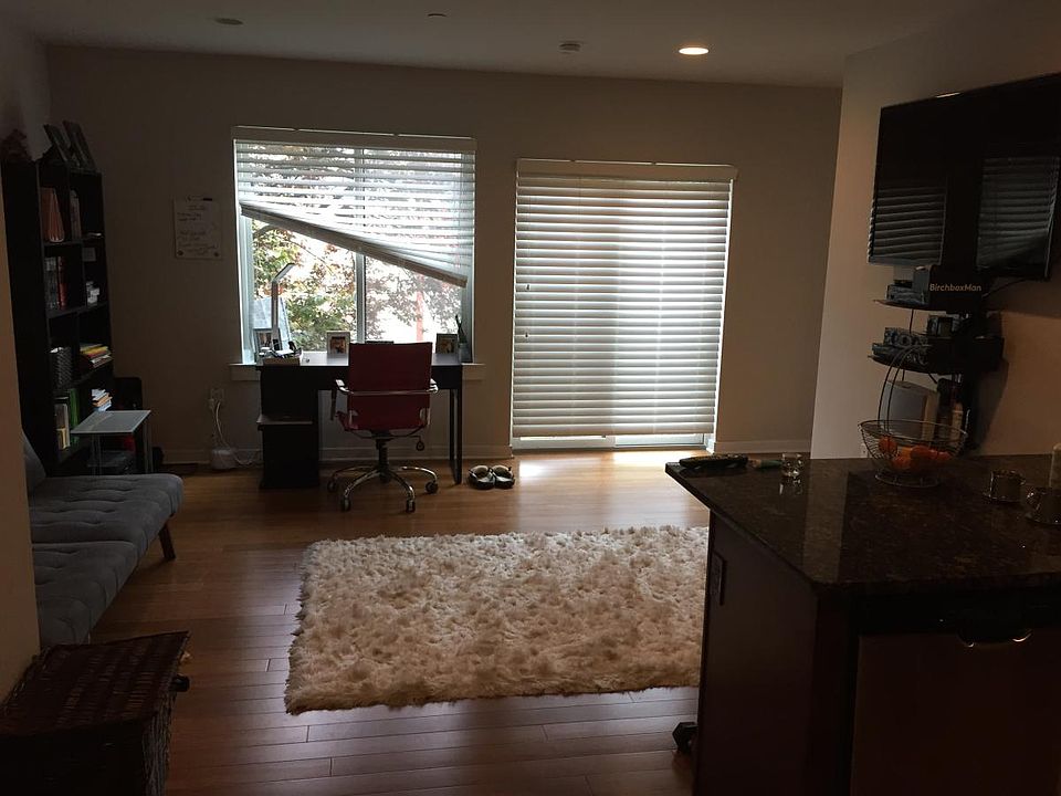 1st image of 622 N 2nd St Unit 204