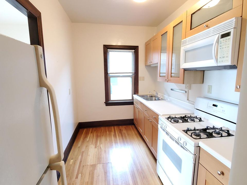 1st image of 4412 W Lake Harriet Pkwy #0