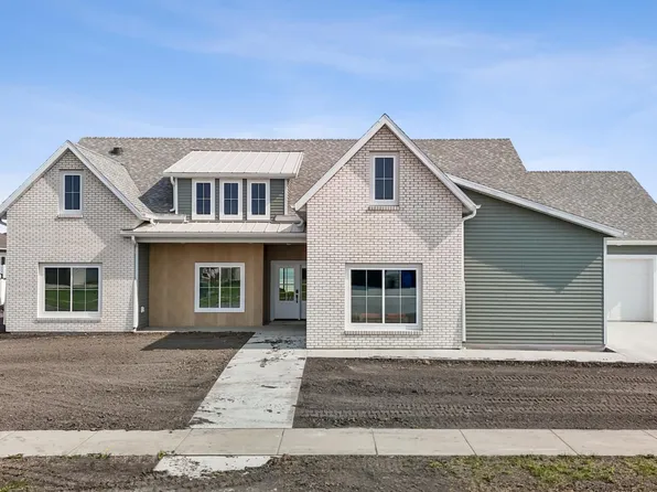 4295 Bristlecone Loop S, Fargo, ND 58104