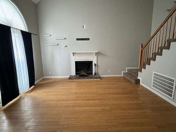 2nd image of 1219 Cobblestone Ln