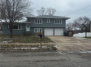 3309 Mary Lynn Dr, Urbandale, IA 50322