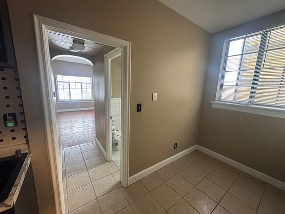 3rd image of 1521 N College Ave APT 3