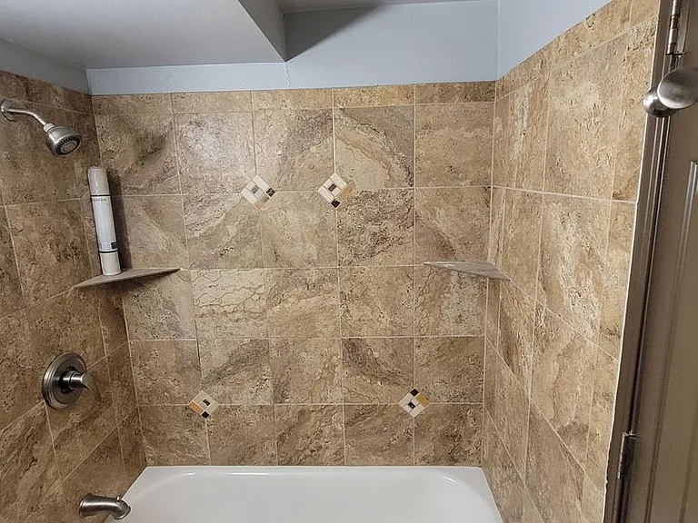 2350 Beacon Ave S — Photo 45