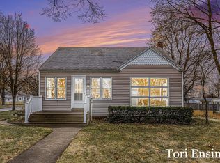 215 E Pearl St, Greenville, MI 48838