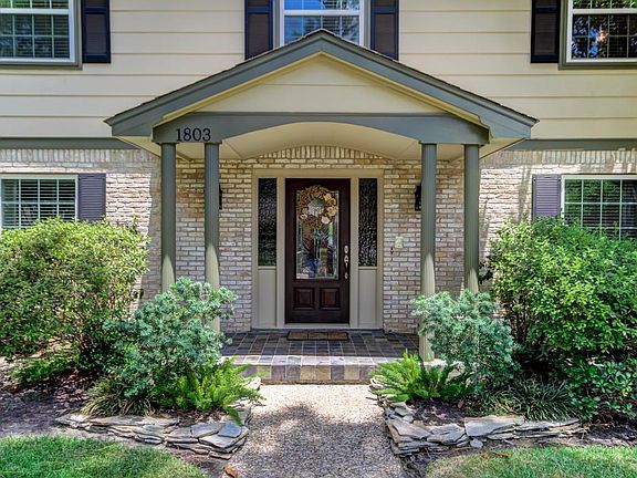 3rd image of 1803 Valley Vista Dr
