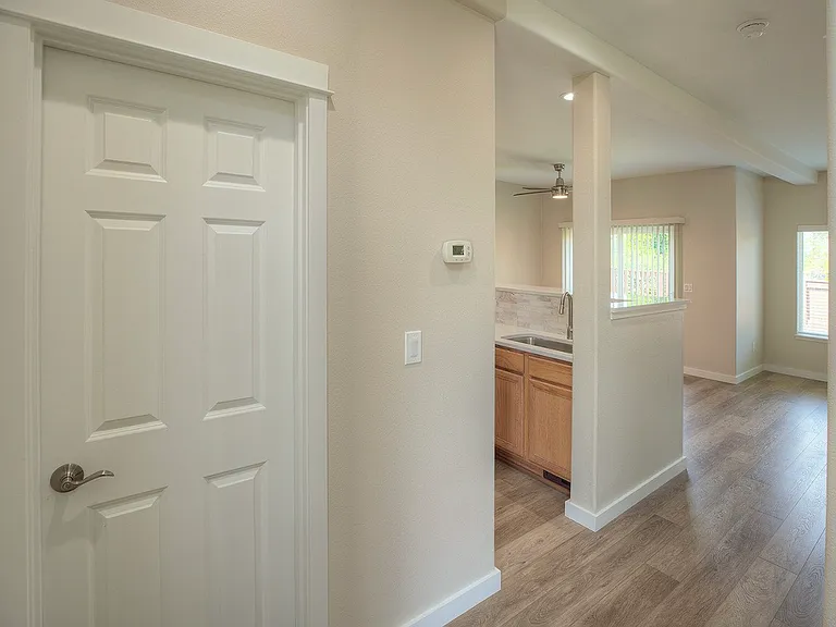 137 SW Cascade Mountain Ct — Photo 7
