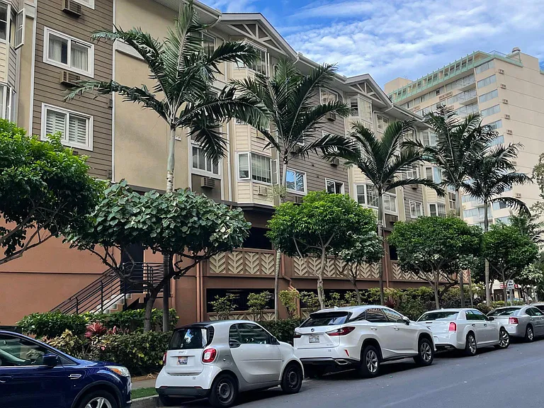 1800 Kaioo Dr #C303 — Photo 8