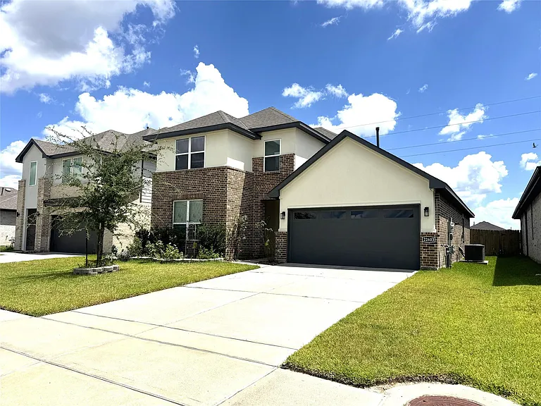 22603 Petrizzi Ln — Photo 2