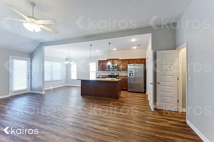 4 bed, 2.0 bath, 1642 sqft, $1,745 — Photo 4