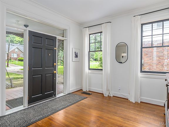4th image of 3339 Lexington Rd