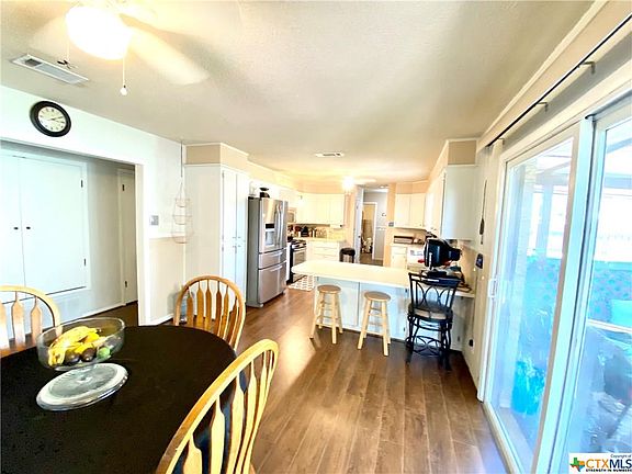 4th image of 206 Valley View Dr