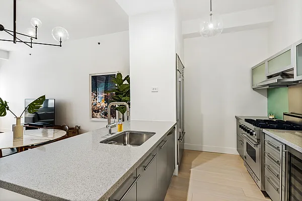 Sold by Compass | media 7