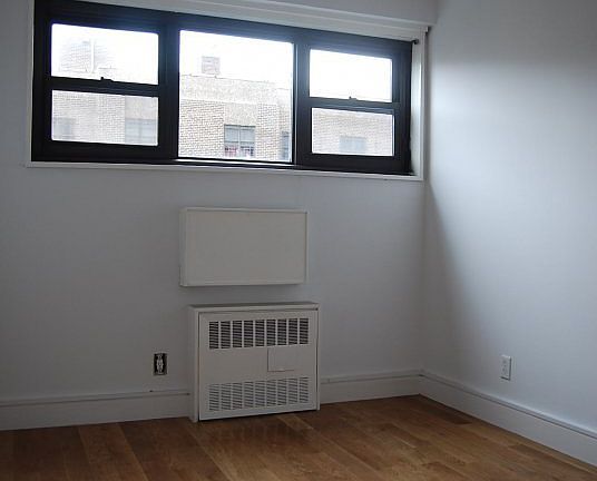 4th image of 114 E 122nd St APT 6F