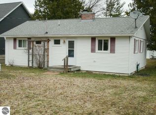 7894 Hoiles Dr NW, Williamsburg, MI 49690