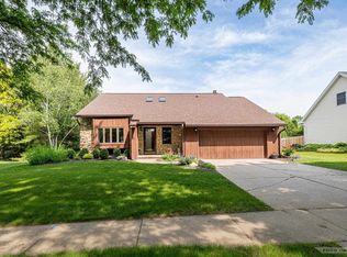 1217 Muirfield Ct, Middleton, WI 53562