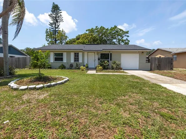 4185 Whiting Dr SE, Saint Petersburg, FL 33705