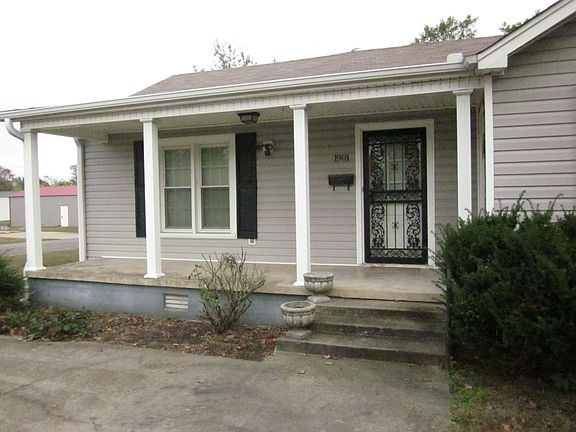 2nd image of 1901 W Parkview Dr