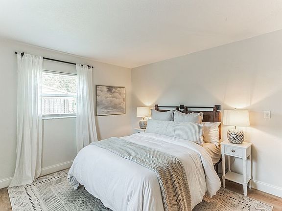 5th image of 2018 Arden Dr