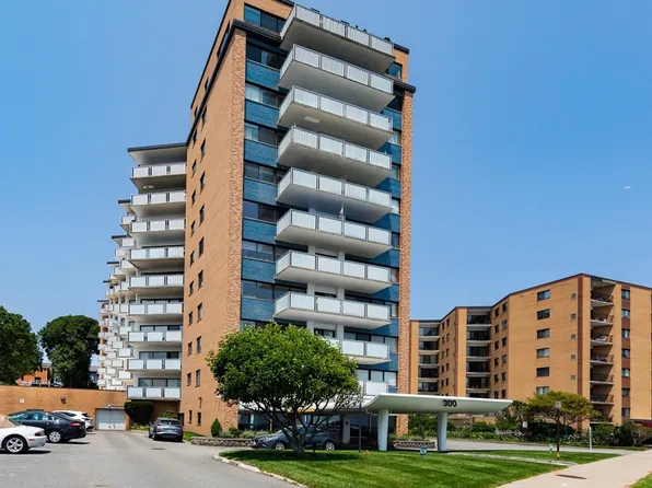 300 Lynn Shore Dr APT 1007, Lynn, MA 01902