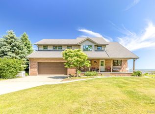 6455 Lakeview Dr, Port Hope, MI 48468