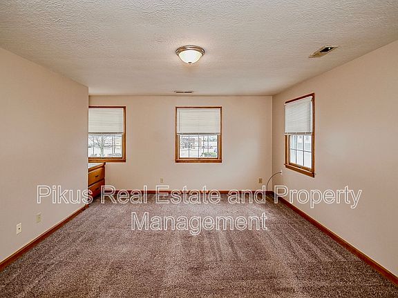 5th image of 713 N Main St