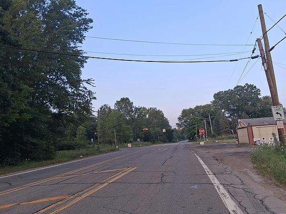 5th image of 45480 Willow Rd