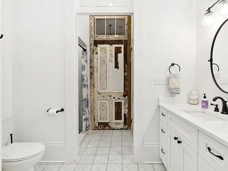 Jack & Jill bathroom, soaking tub, shower, double vanity