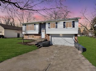 4688 Silverdale Rd, North Olmsted, OH