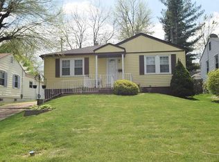 9406 Upland Dr, Saint Louis, MO 63123