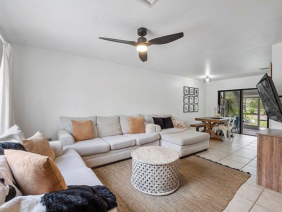 3rd image of 1476 SW 47th Avenue