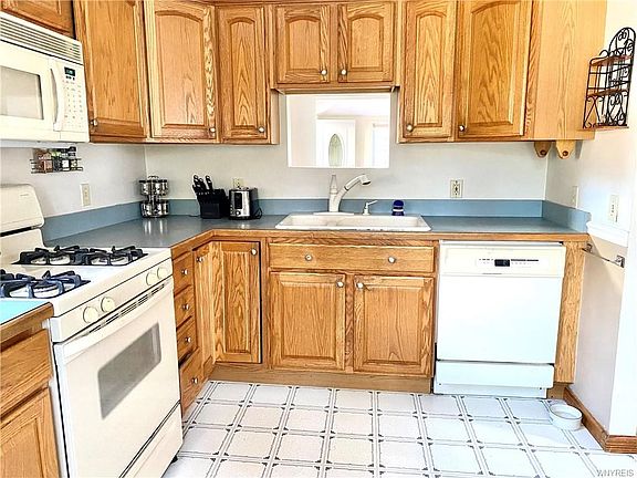 2nd image of 2786 W Pleasant Ave