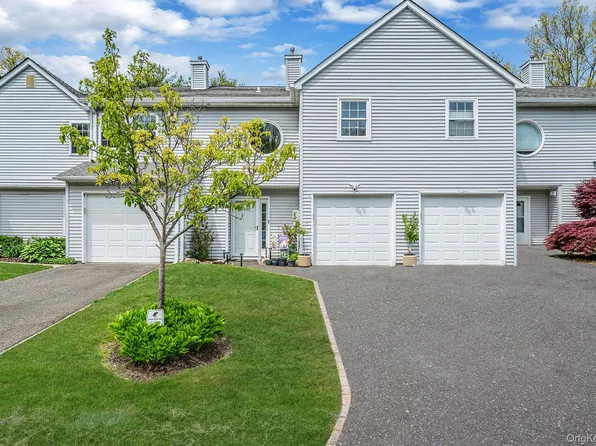 1405 Sara Circle, Port Jefferson, NY 11776