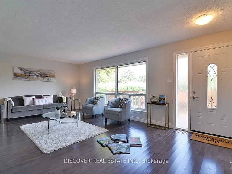 14 Donata Dr — Photo 17