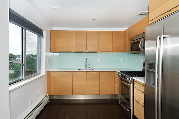 Sold by Brooklyn Bridge | media 3