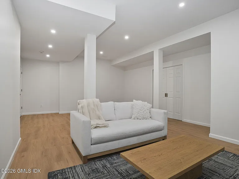 147 Holly Hill Ln #9 — Photo 22