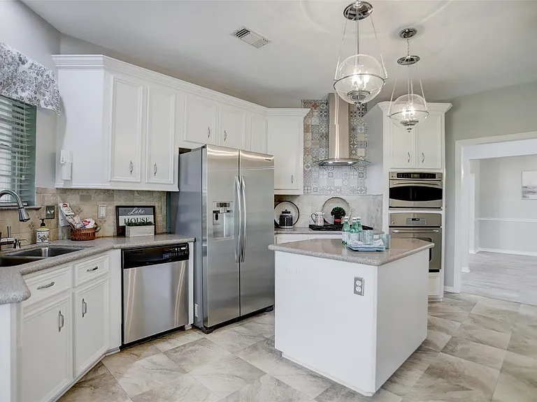 112 Harbour Town Dr — Photo 13
