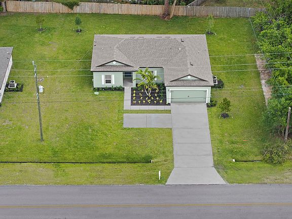 2nd image of 1027 SE Floresta Drive
