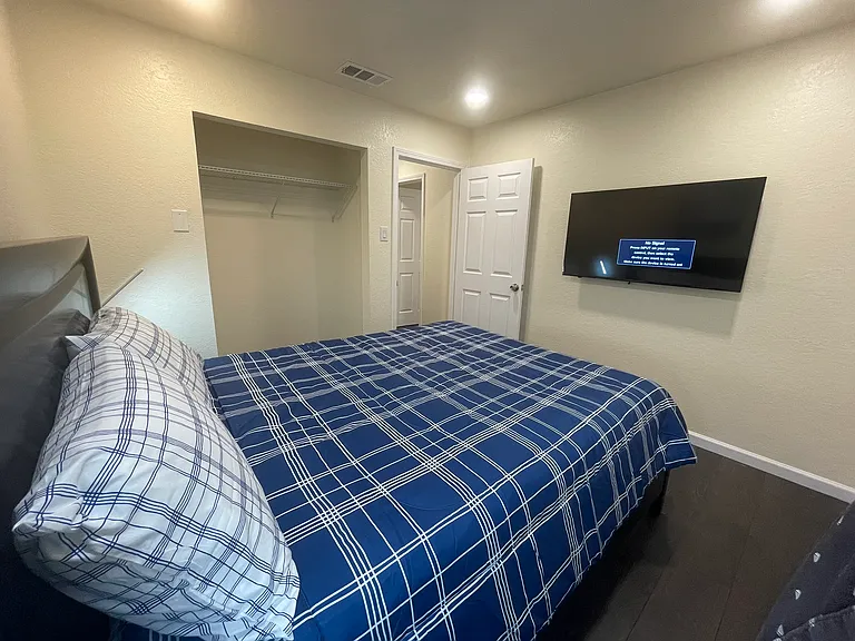 6807 Bender Dr — Photo 31