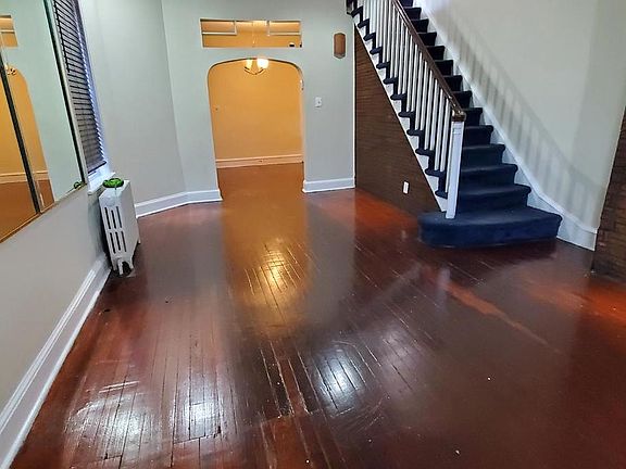 3rd image of 5424 N Lawrence St