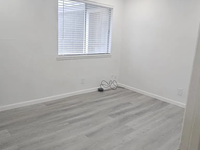 1814 V St #7 — Photo 31