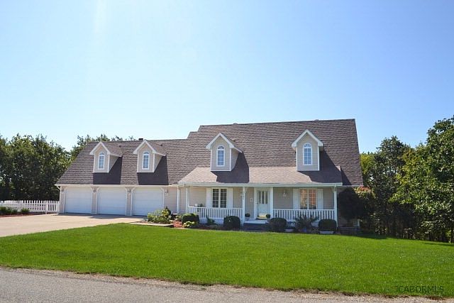 1st image of 3701 Willow Brook Dr