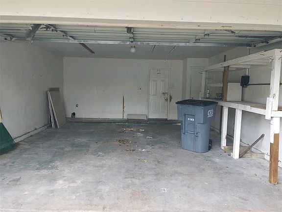 4th image of 2622 Arlington Ln