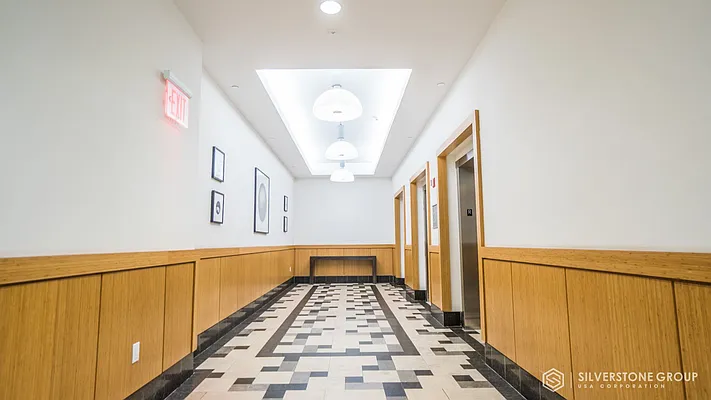 Sold by Silverstone Group USA Corp. | media 81