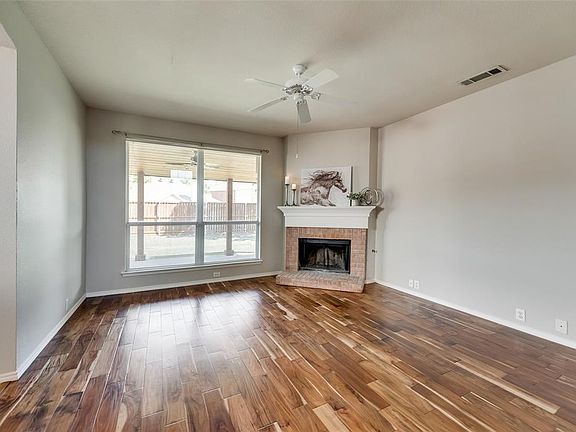 3rd image of 2313 Killarney Dr