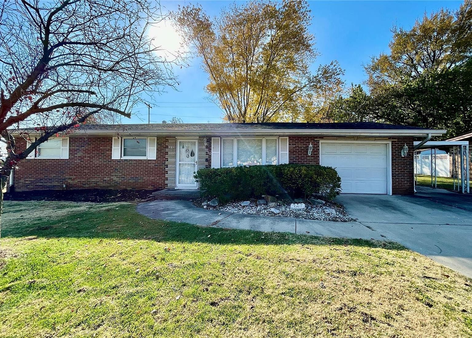 10 Jackson Ln, Wood River, IL 62095 Zillow