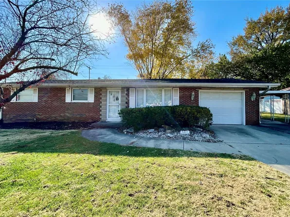 10 Jackson Ln, Wood River, IL 62095