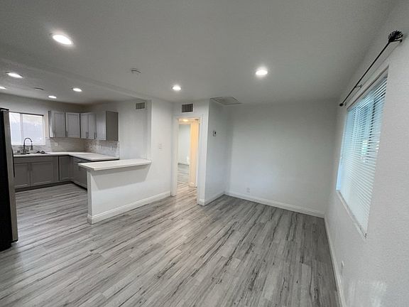 5th image of 536 S 11th St #1