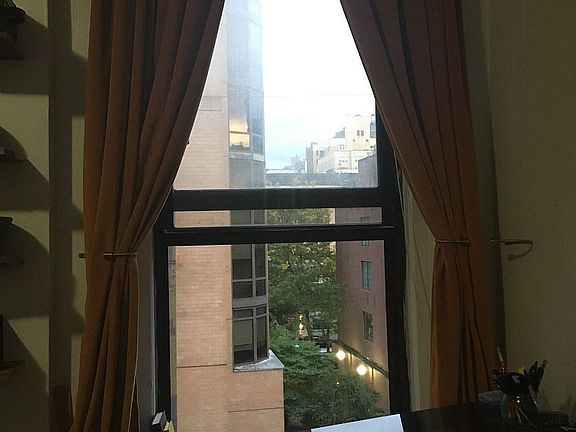 5th image of 401 E 83rd St #5D